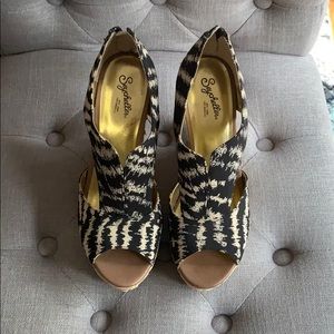 Blue striped wedge shoes